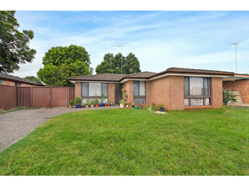 187 Copperfield Drive, Rosemeadow NSW 2560