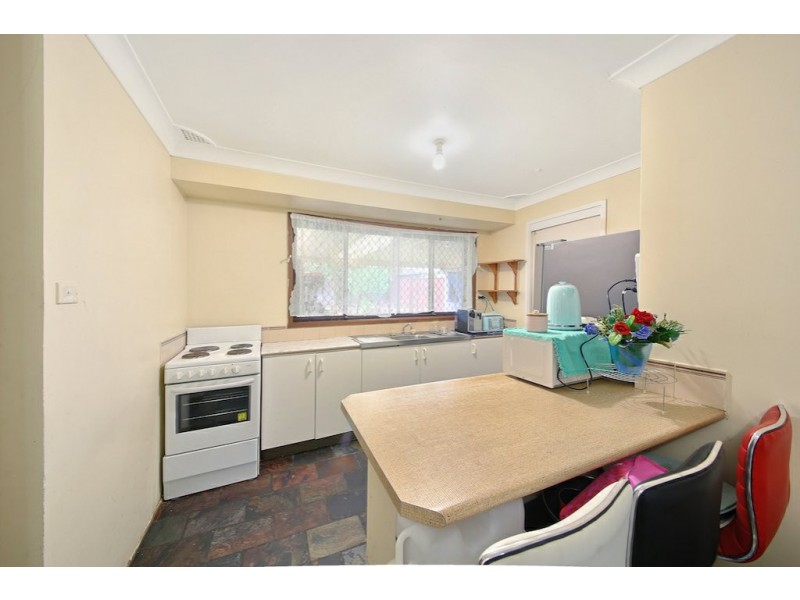 187 Copperfield Drive, Rosemeadow NSW 2560