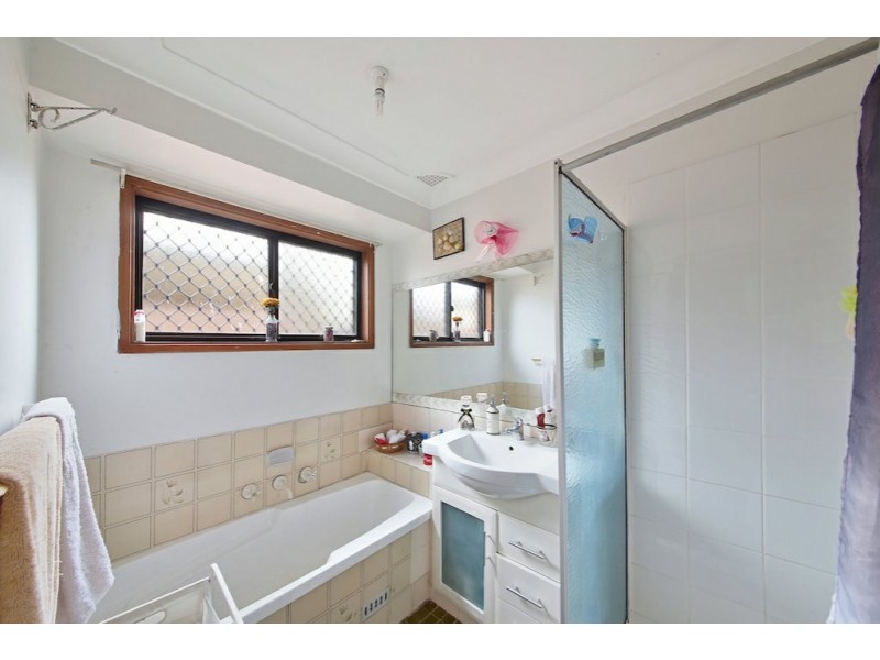 187 Copperfield Drive, Rosemeadow NSW 2560