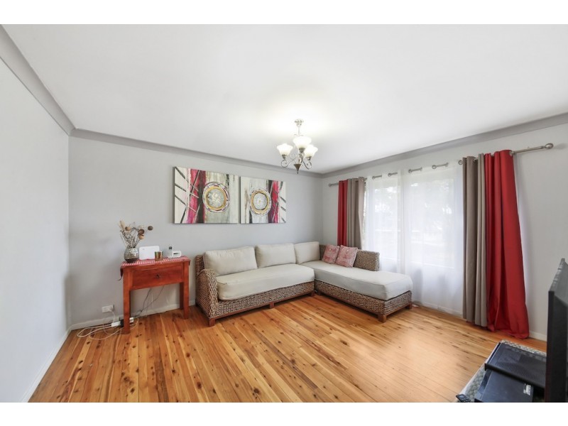 28 Pinaroo Crescent, Bradbury NSW 2560