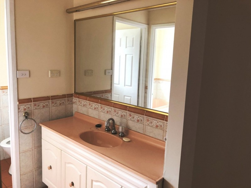 19A Meredith Crescent, St Helens Park NSW 2560