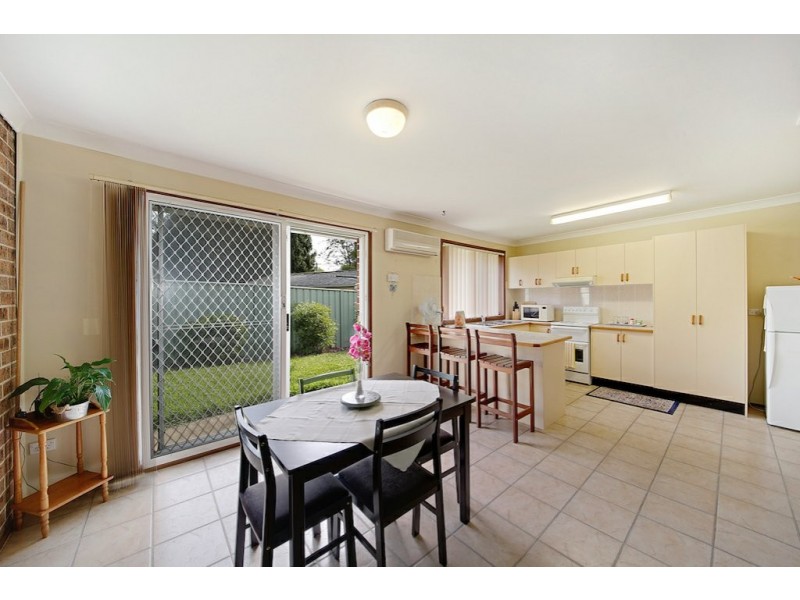 2/63 Kingsclare Road, Leumeah NSW 2560