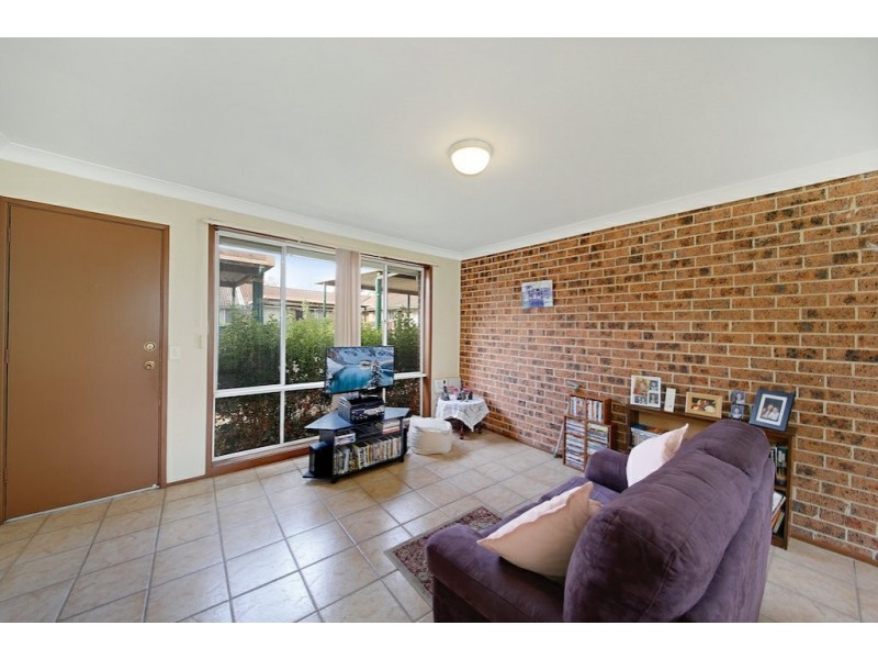 2/63 Kingsclare Road, Leumeah NSW 2560