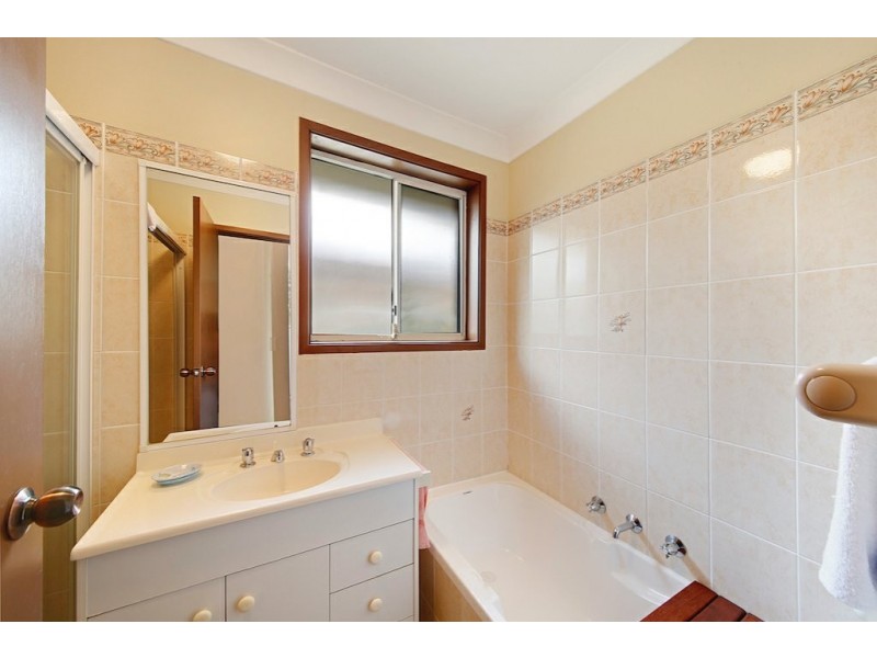 2/63 Kingsclare Road, Leumeah NSW 2560
