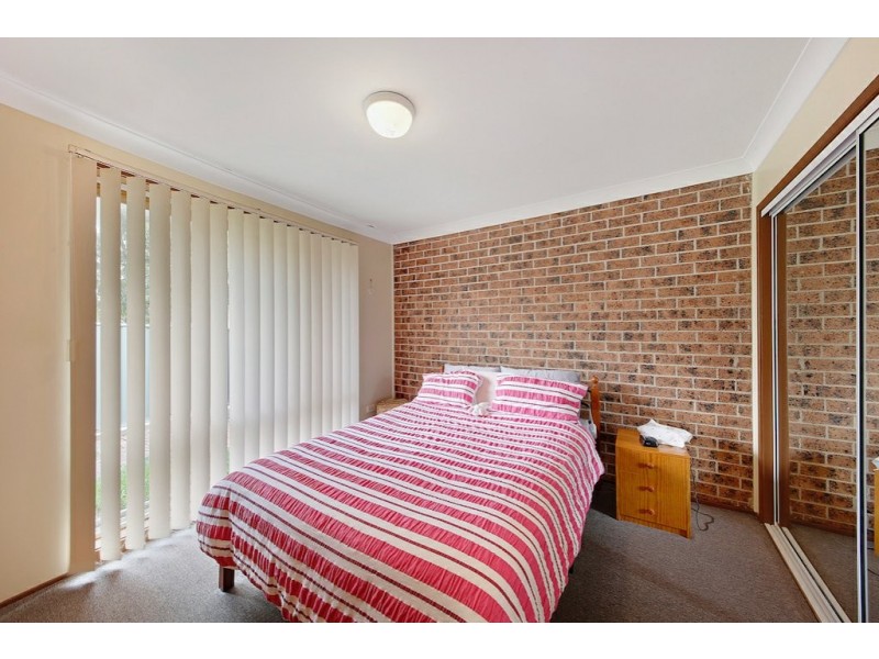 2/63 Kingsclare Road, Leumeah NSW 2560