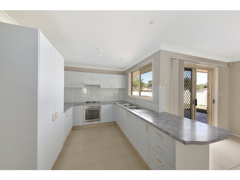 20 Lysander Avenue, Rosemeadow NSW 2560