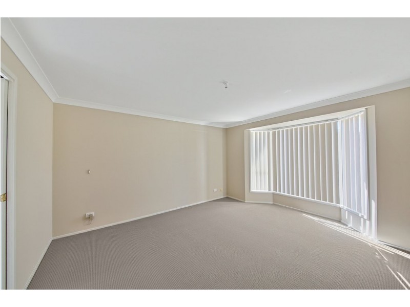 20 Lysander Avenue, Rosemeadow NSW 2560