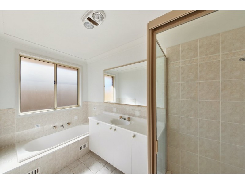 20 Lysander Avenue, Rosemeadow NSW 2560