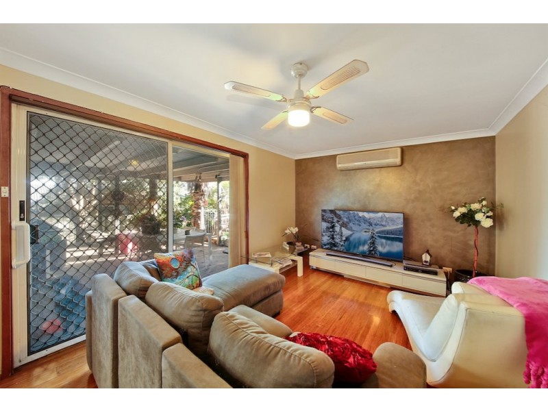 12 Donalbain Circuit, Rosemeadow NSW 2560