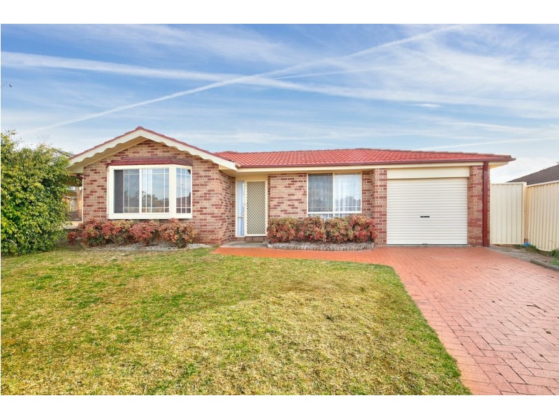 16 Elliot Place, St Helens Park NSW 2560