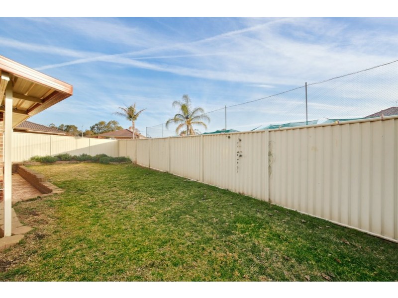 16 Elliot Place, St Helens Park NSW 2560