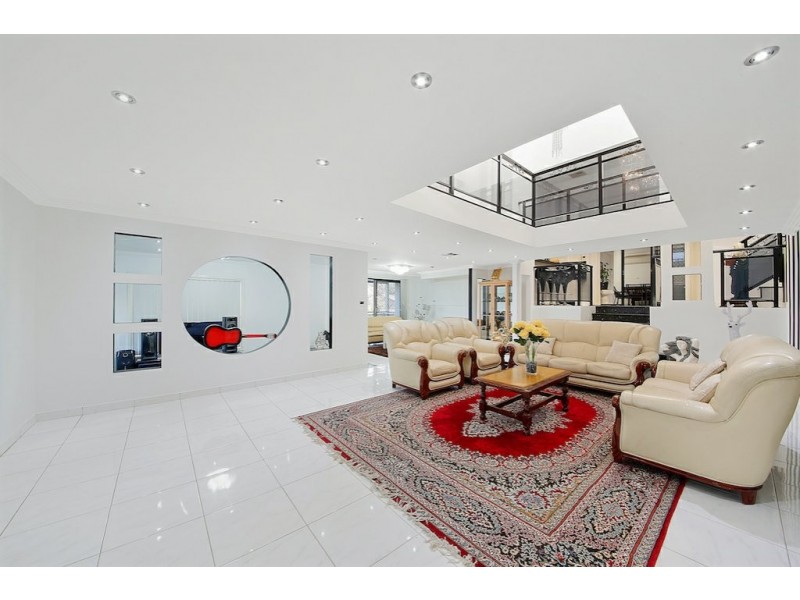 4 Pomo Close, Greenfield Park NSW 2176