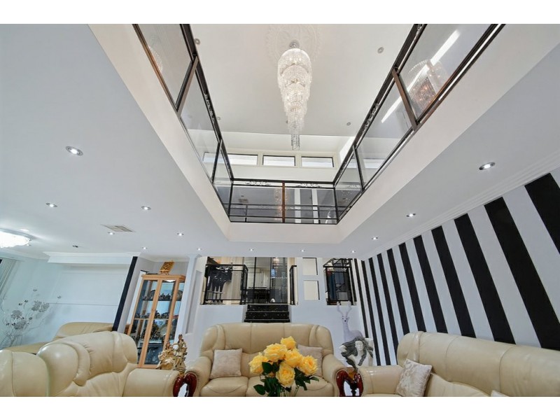 4 Pomo Close, Greenfield Park NSW 2176