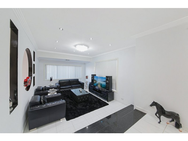 4 Pomo Close, Greenfield Park NSW 2176