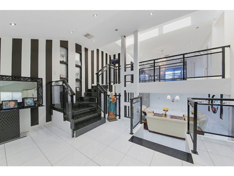 4 Pomo Close, Greenfield Park NSW 2176