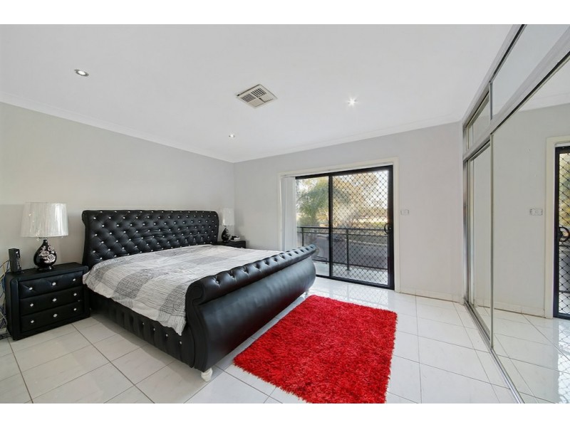 4 Pomo Close, Greenfield Park NSW 2176