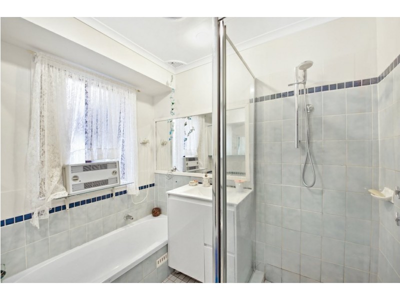 32 Hamlet Crescent, Rosemeadow NSW 2560