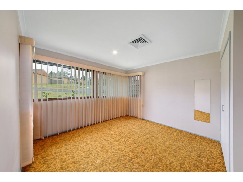 19 Dickens Road, Ambarvale NSW 2560