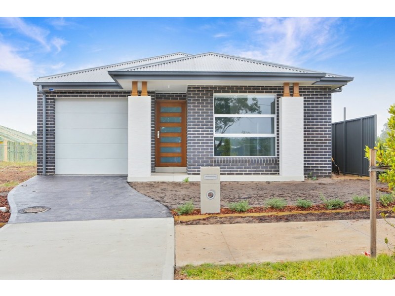 33 Sixteenth Ave, Austral NSW 2179