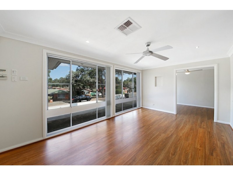 30 Lillyvicks Crescent, Ambarvale NSW 2560
