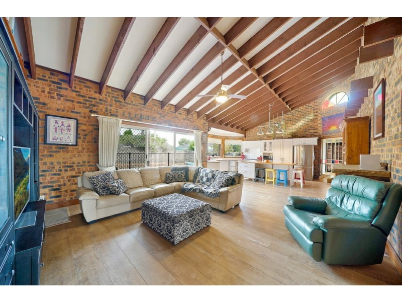 22 Diamontina Avenue, Kearns NSW 2558