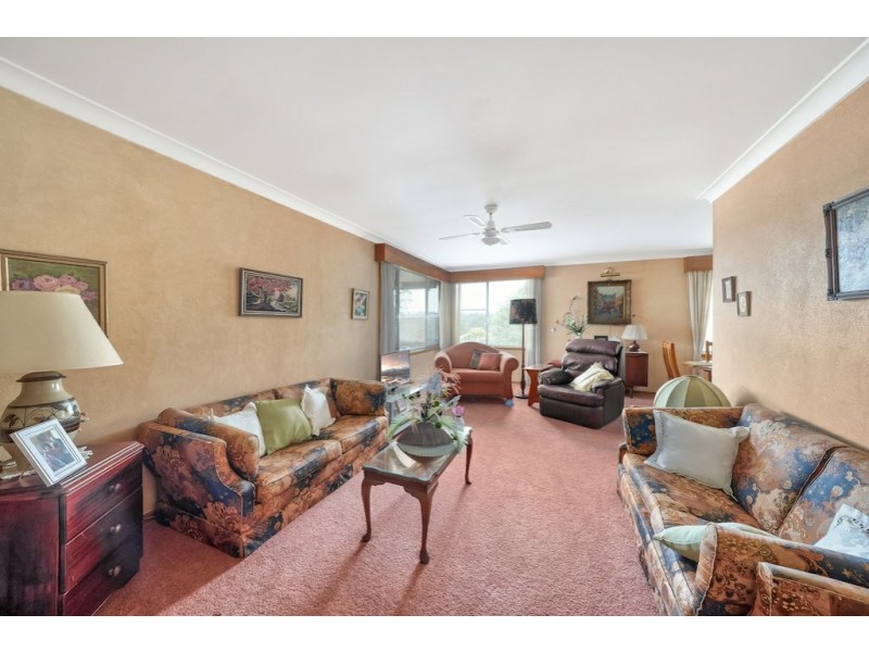 5 Pine Avenue, Bradbury NSW 2560