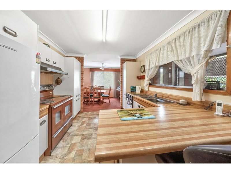 5 Pine Avenue, Bradbury NSW 2560