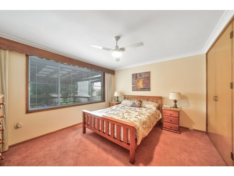 5 Pine Avenue, Bradbury NSW 2560