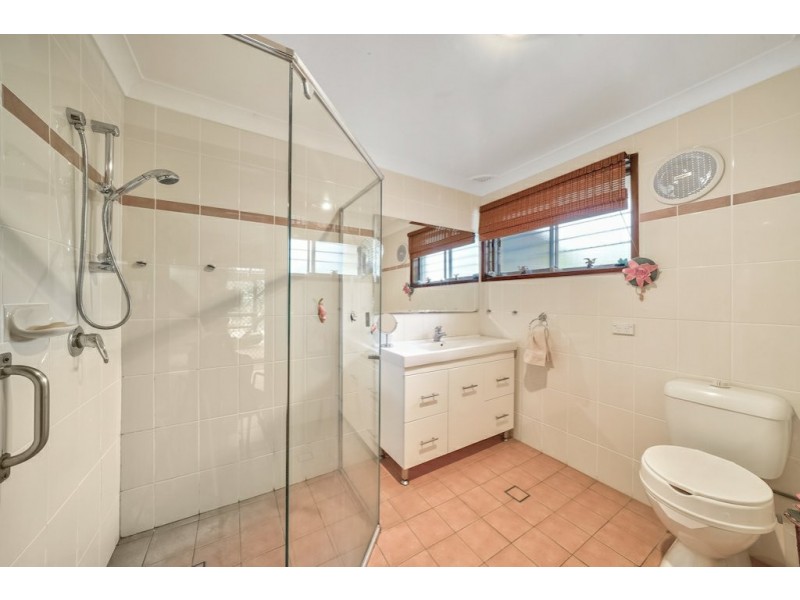 5 Pine Avenue, Bradbury NSW 2560