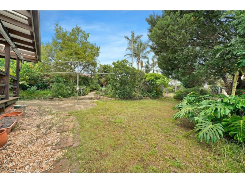 5 Pine Avenue, Bradbury NSW 2560