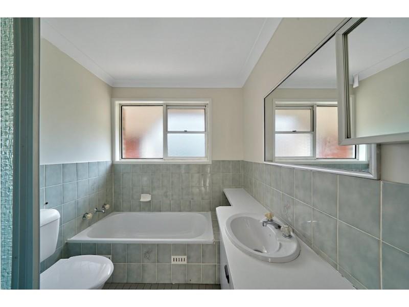 6/8 Reddall Street, Campbelltown NSW 2560