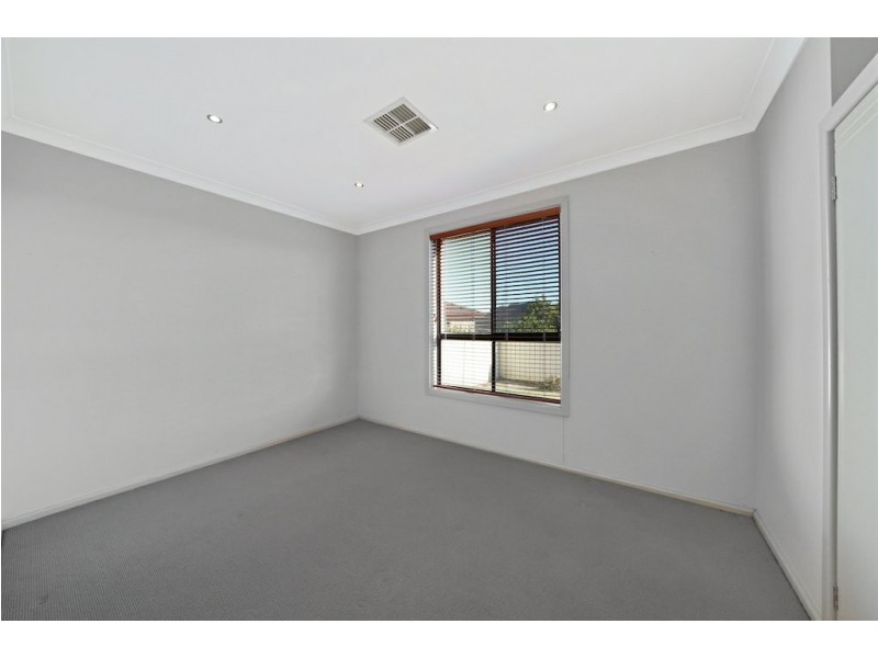 12 Englorie Park Drive, Glen Alpine NSW 2560