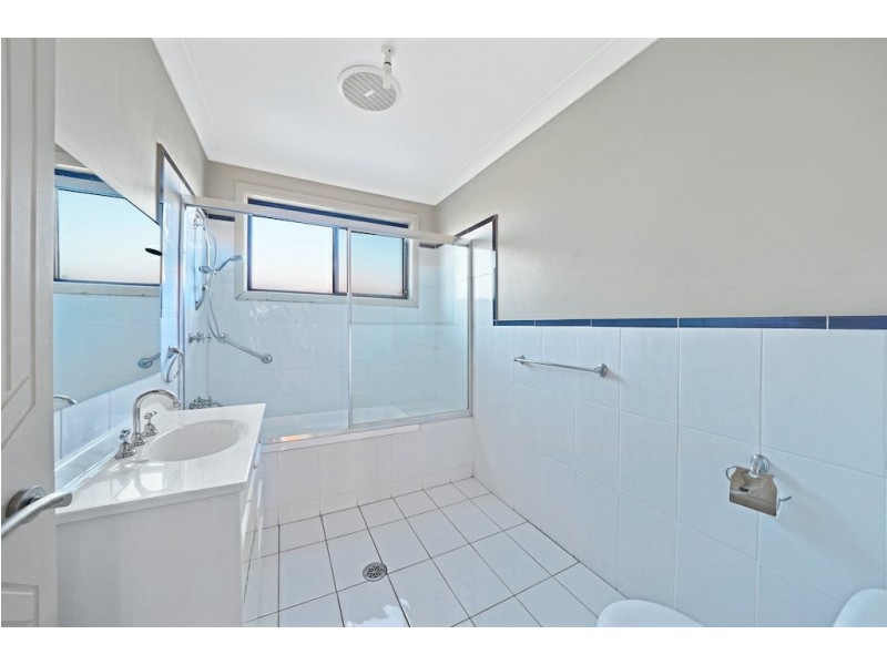 12 Englorie Park Drive, Glen Alpine NSW 2560