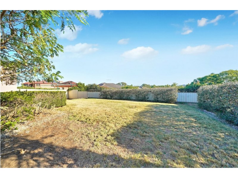 12 Englorie Park Drive, Glen Alpine NSW 2560