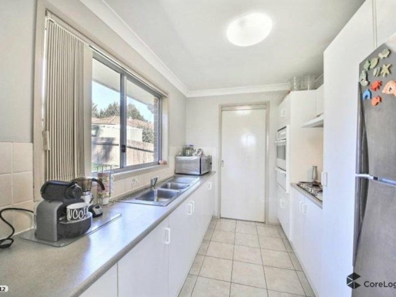 31 Gadshill Place, Rosemeadow NSW 2560