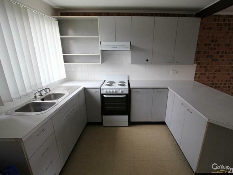 2/7 Hanlon Place, Minto NSW 2566