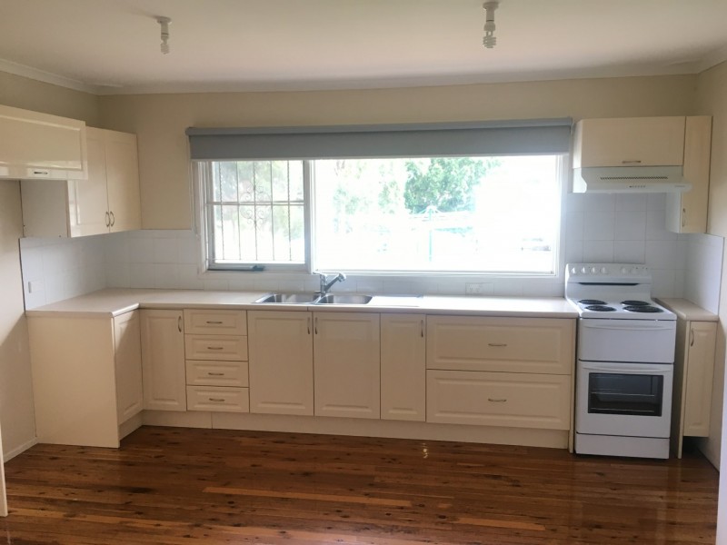17 Dickens Road, Ambarvale NSW 2560