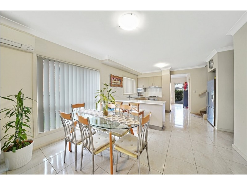 16/4 Feldspar Road, Eagle Vale NSW 2558