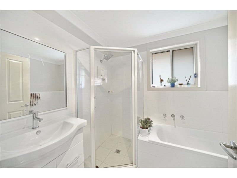 16/4 Feldspar Road, Eagle Vale NSW 2558