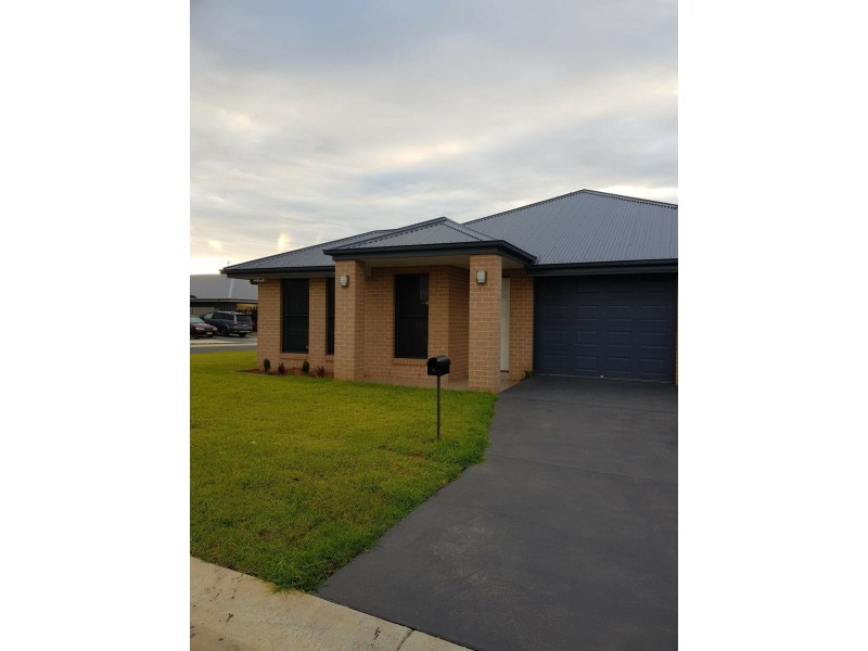 11 Pipping Way, Spring Farm NSW 2570