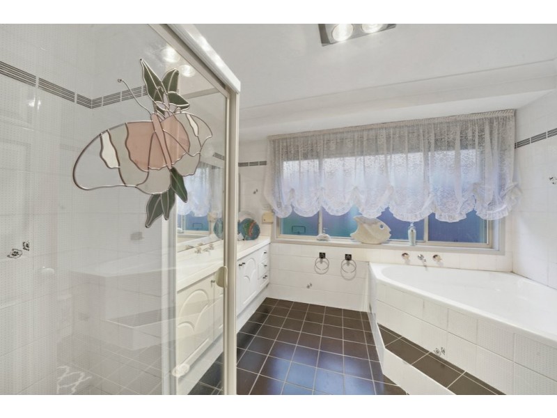 24 Diamontina Avenue, Kearns NSW 2558