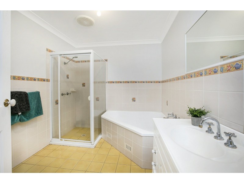 1 Granite Place, Eagle Vale NSW 2558