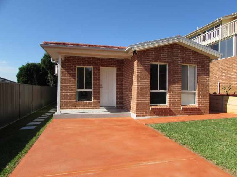 1B Clareville Close, Woodbine NSW 2560