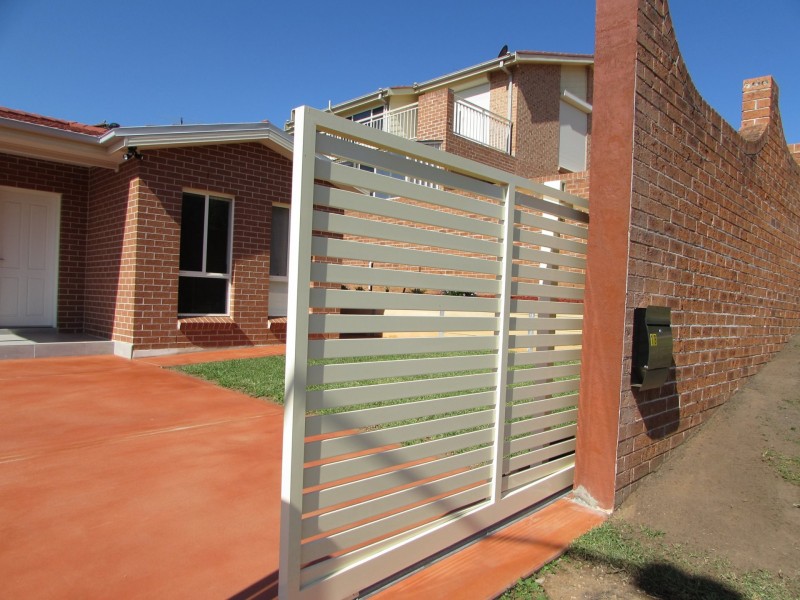 1B Clareville Close, Woodbine NSW 2560