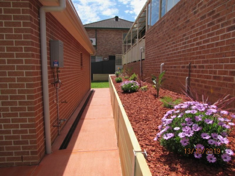 1B Clareville Close, Woodbine NSW 2560