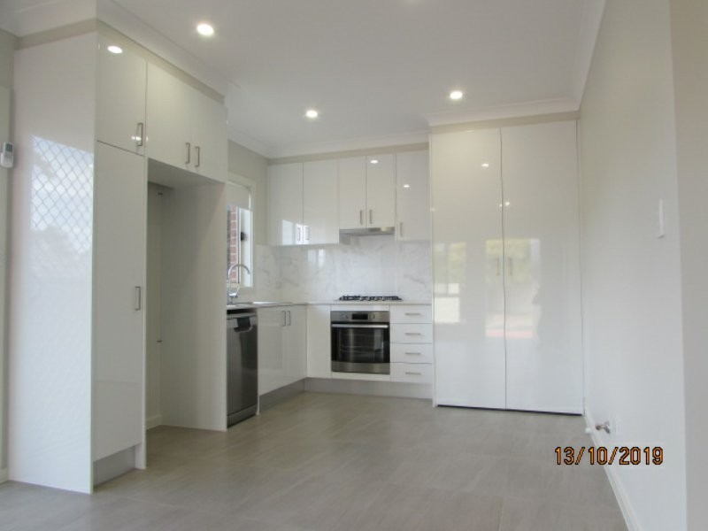 1B Clareville Close, Woodbine NSW 2560