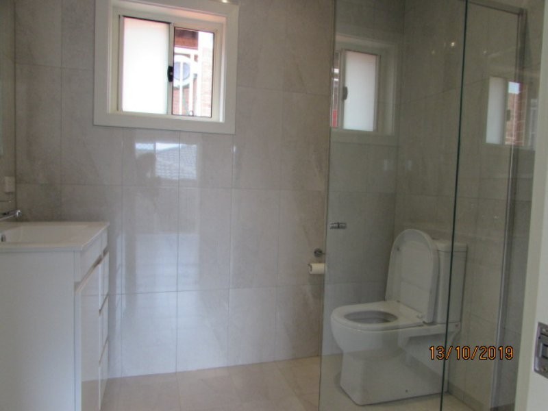 1B Clareville Close, Woodbine NSW 2560