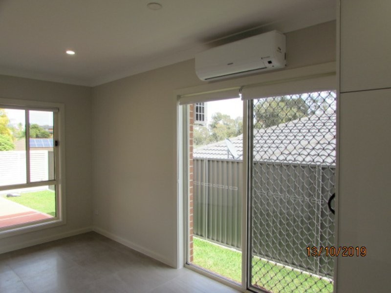 1B Clareville Close, Woodbine NSW 2560