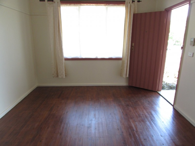 64 Chamberlain Street, Campbelltown NSW 2560