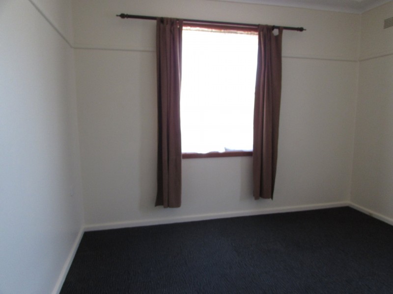 64 Chamberlain Street, Campbelltown NSW 2560